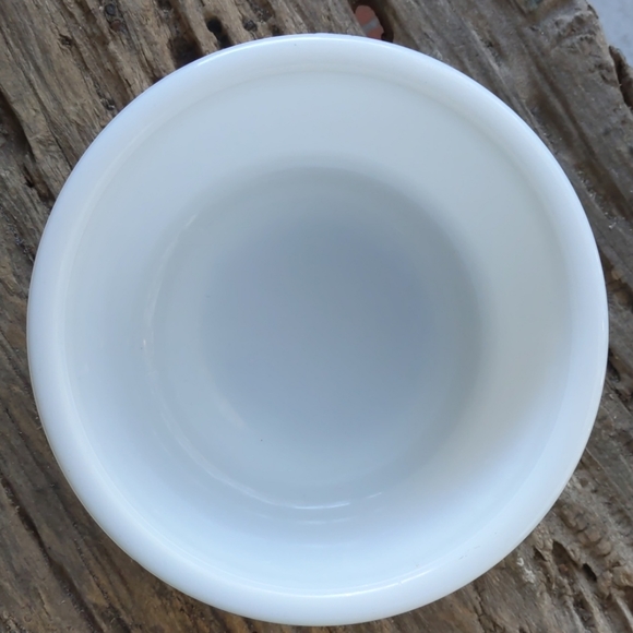 Vintage Milk Glass small nesting bowl - Picture 3 of 6